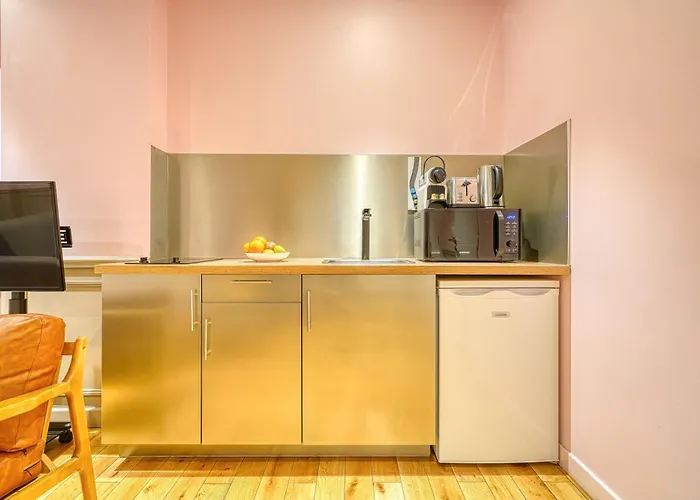 Luxury Republique Paris