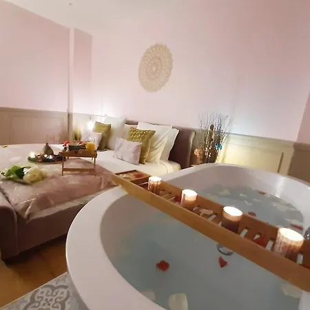 Luxury Republique Paříž