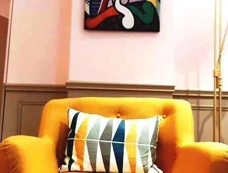 Luxury Republique 아파트 파리