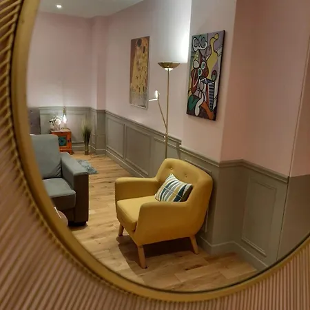 Luxury Republique 파리